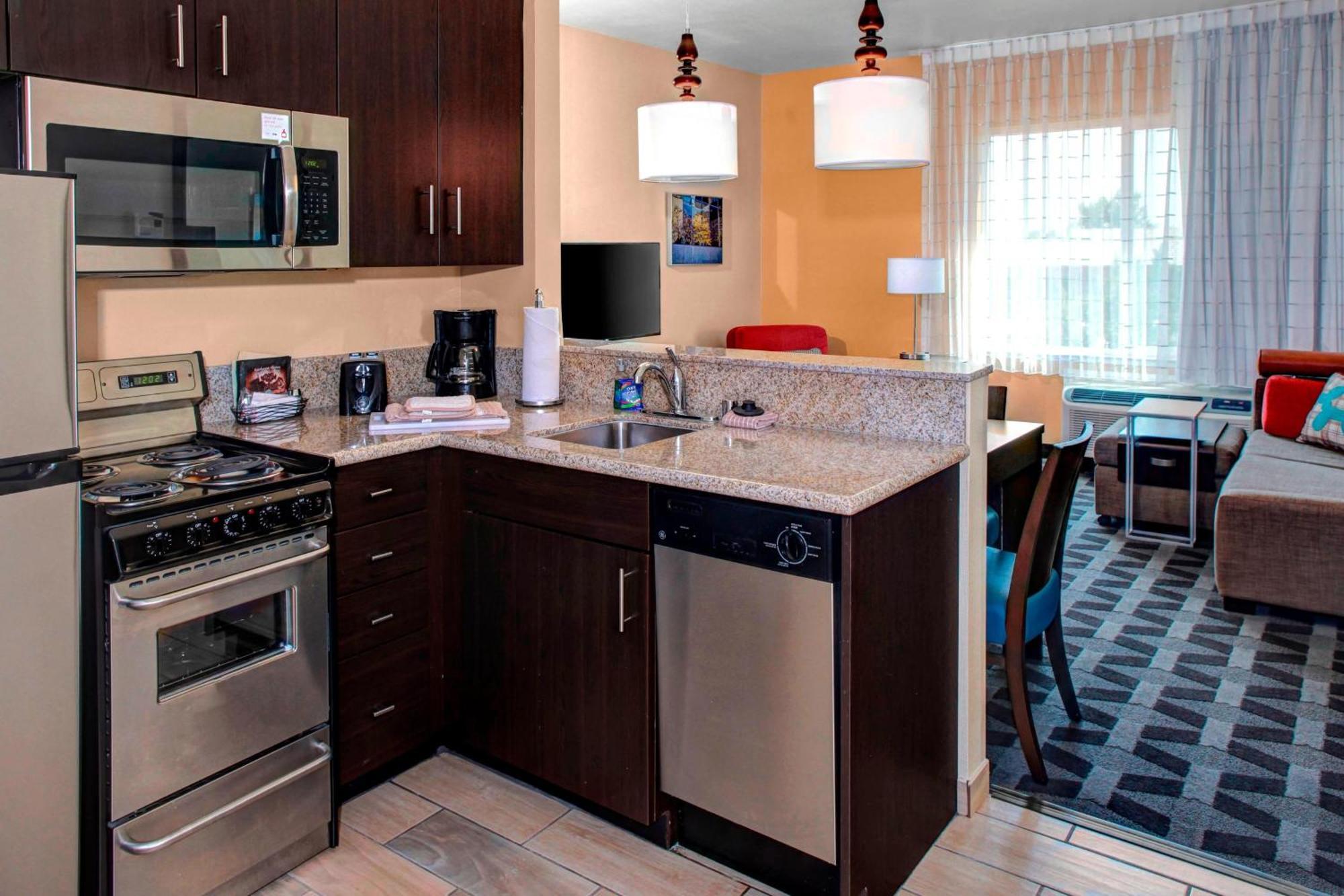 Towneplace Suites By Marriott Bakersfield West Dış mekan fotoğraf
