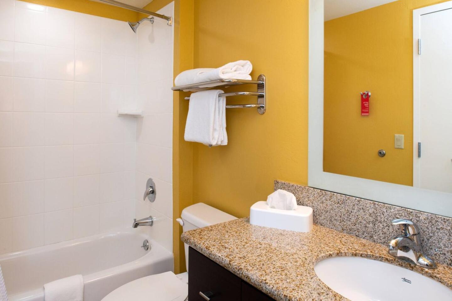 Towneplace Suites By Marriott Bakersfield West Dış mekan fotoğraf