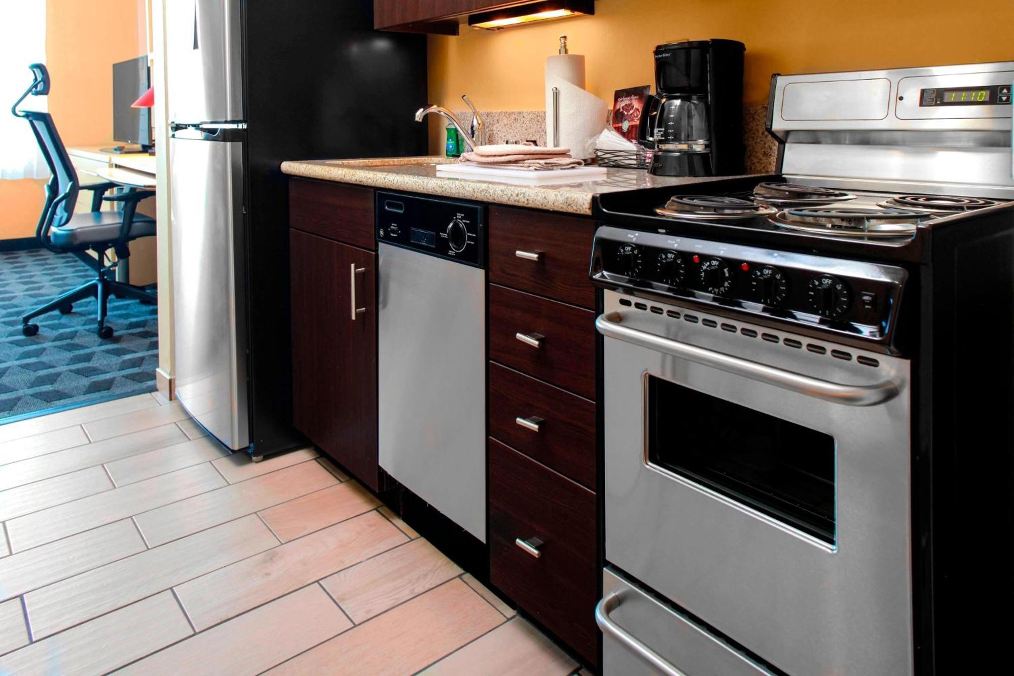 Towneplace Suites By Marriott Bakersfield West Dış mekan fotoğraf