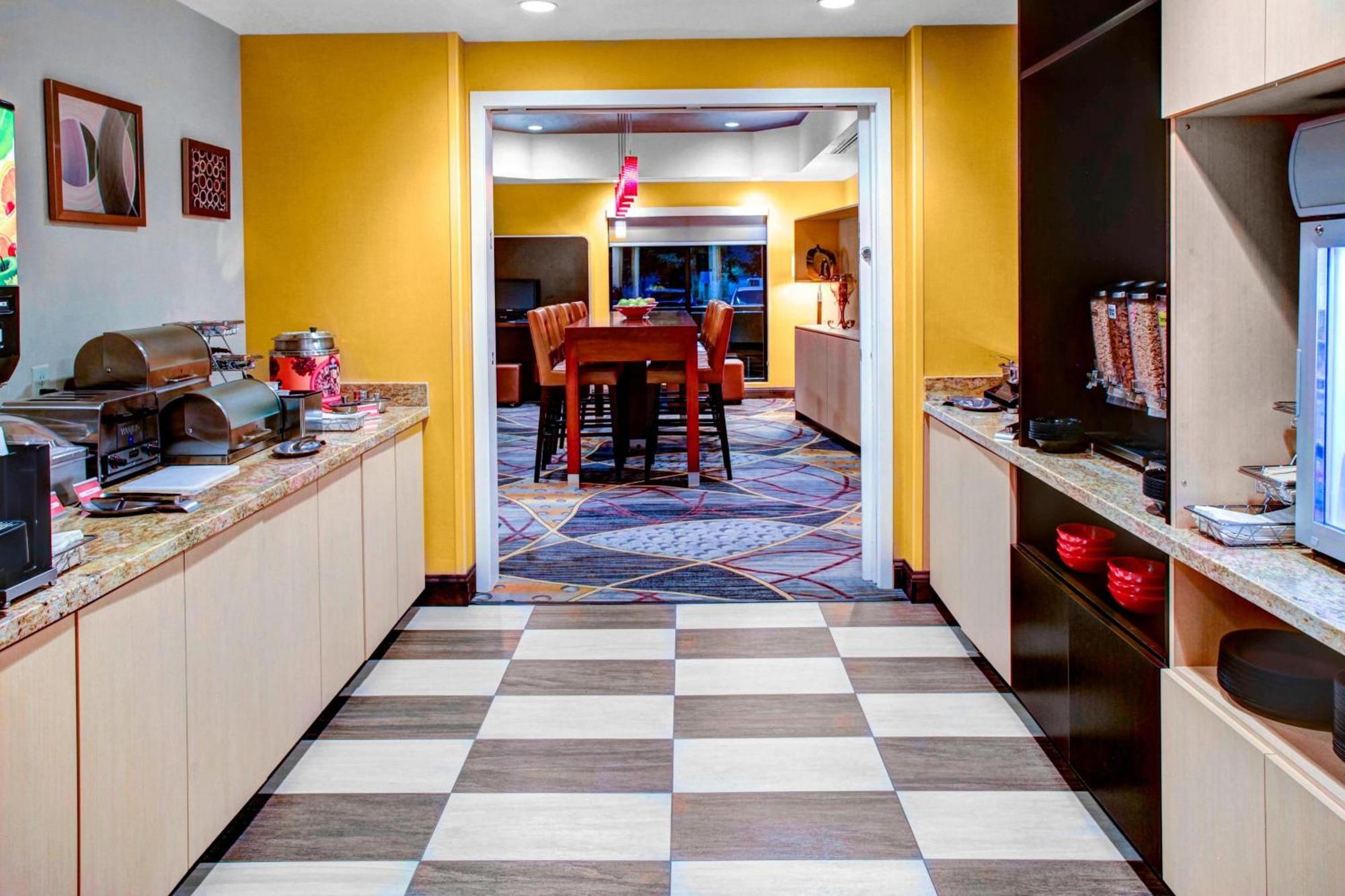 Towneplace Suites By Marriott Bakersfield West Dış mekan fotoğraf