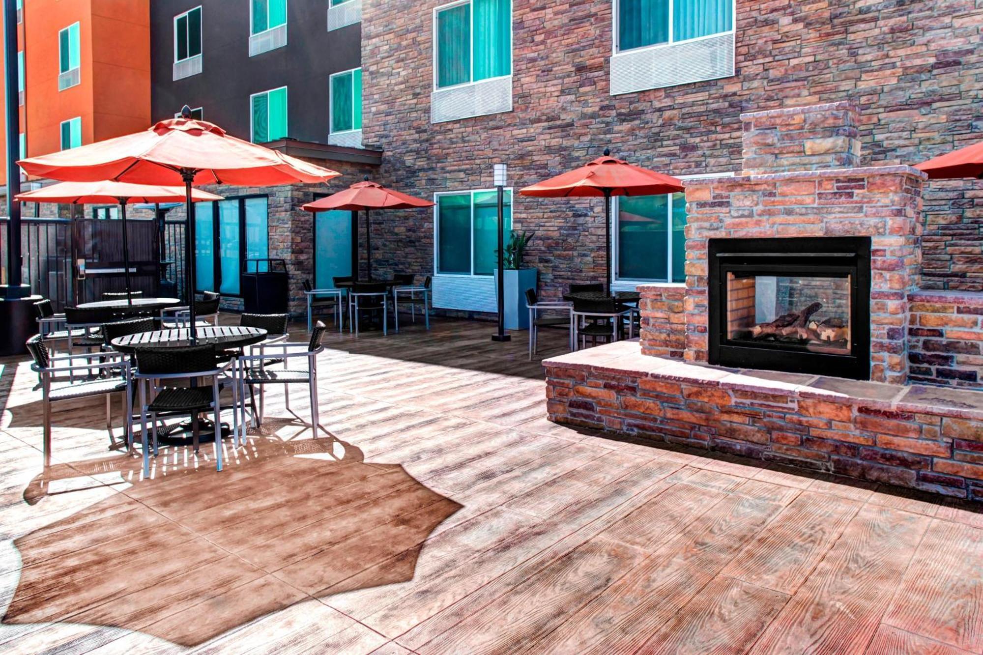 Towneplace Suites By Marriott Bakersfield West Dış mekan fotoğraf