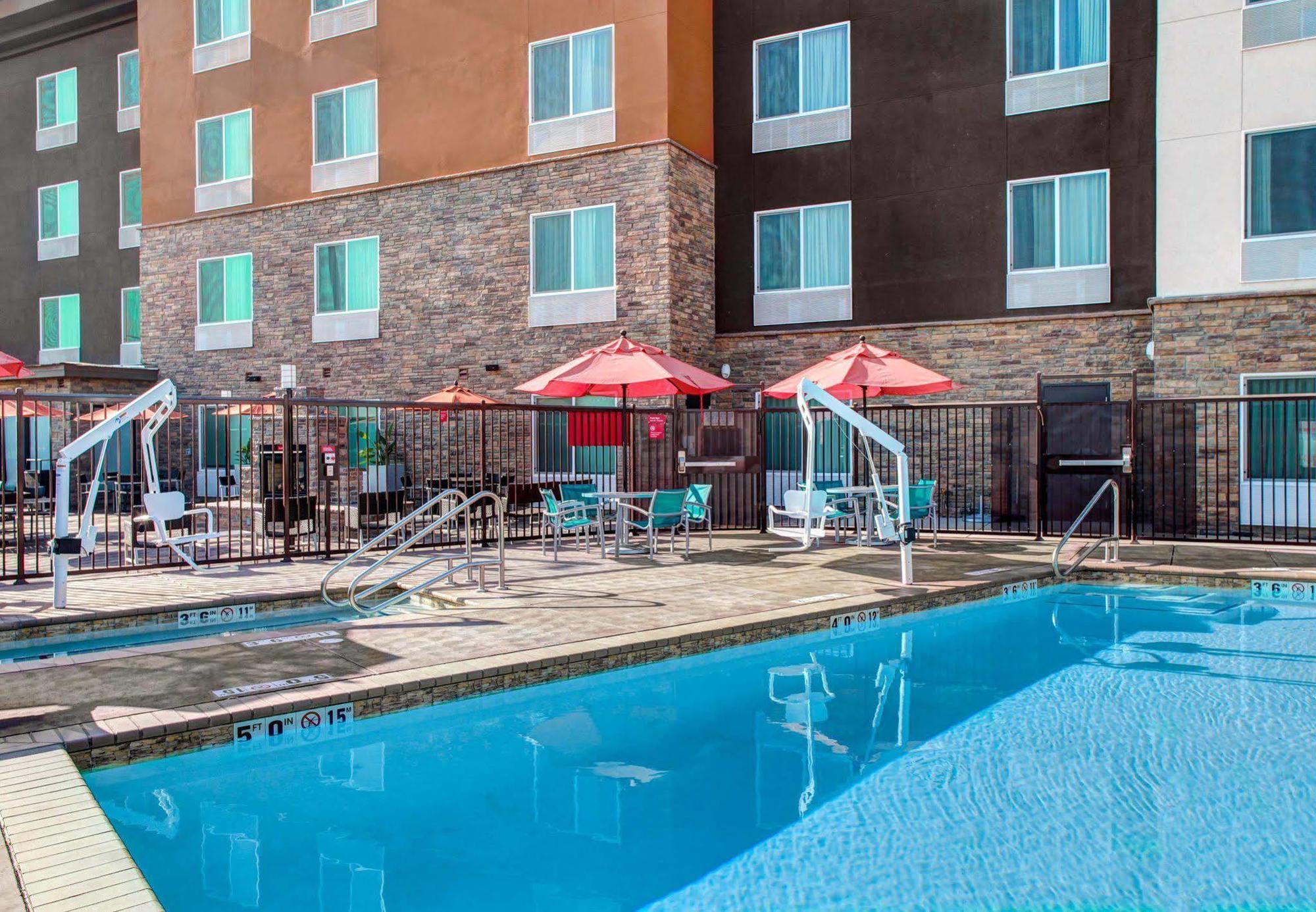 Towneplace Suites By Marriott Bakersfield West Dış mekan fotoğraf