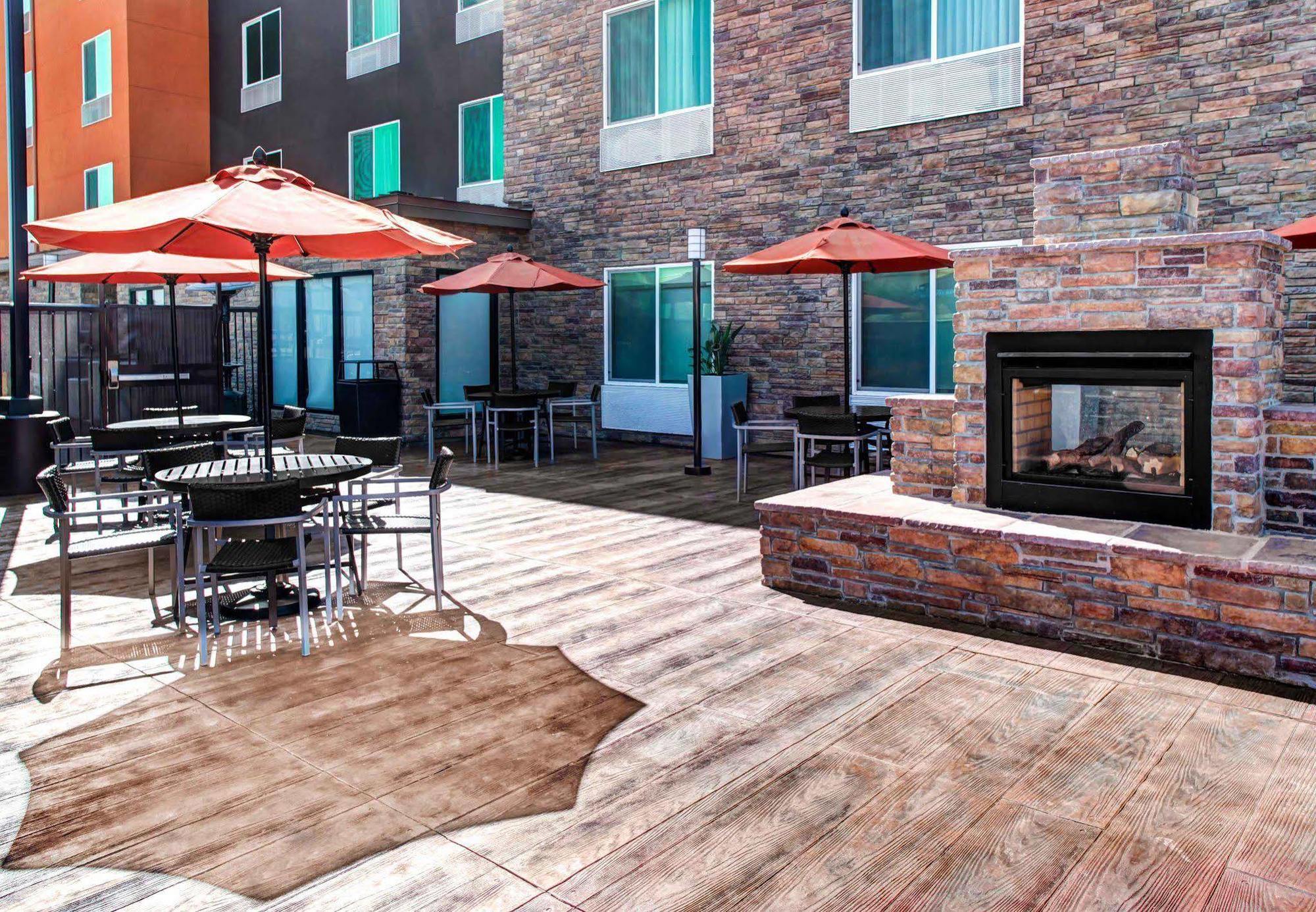 Towneplace Suites By Marriott Bakersfield West Dış mekan fotoğraf